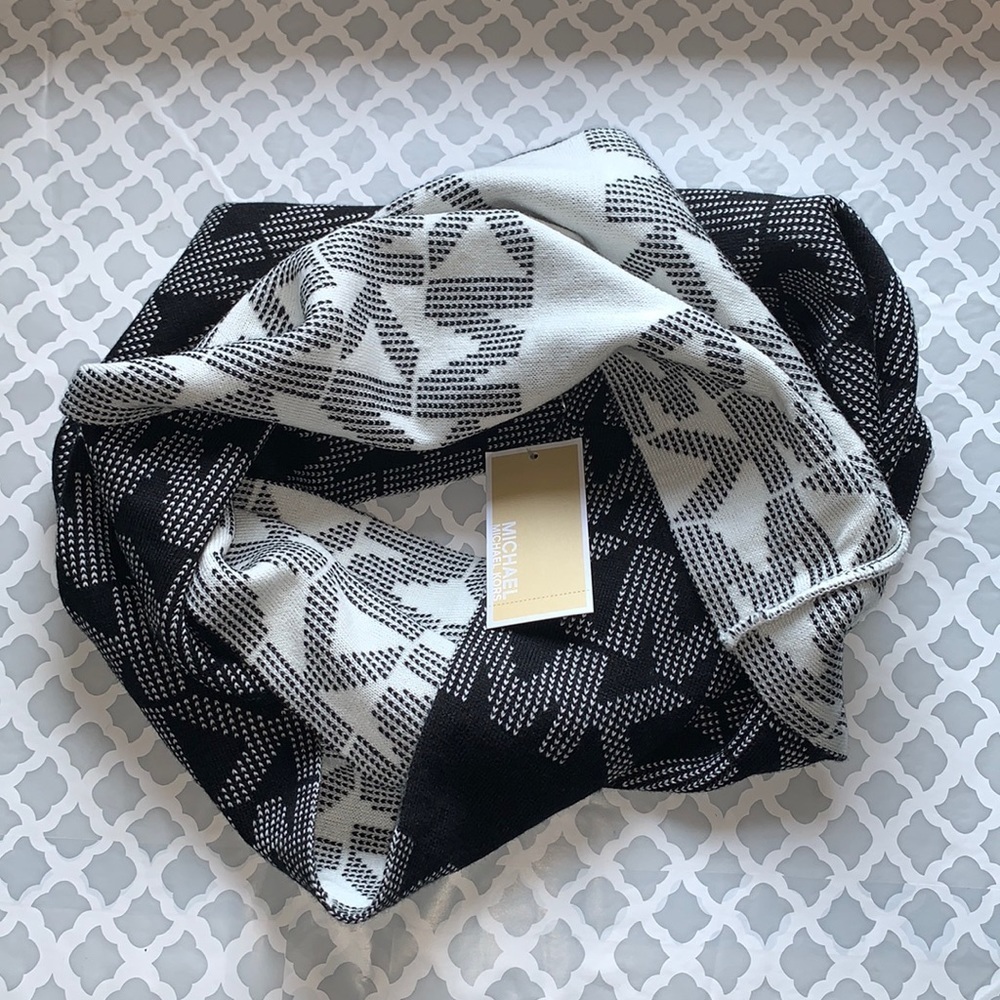 NWT MICHAEL KORS Infinity Scarf MK LOGO Reversible Draped Wrap